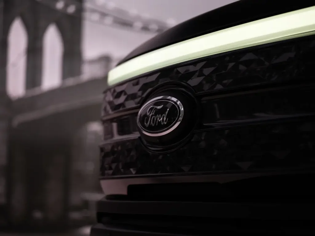ford f150 lightning side
