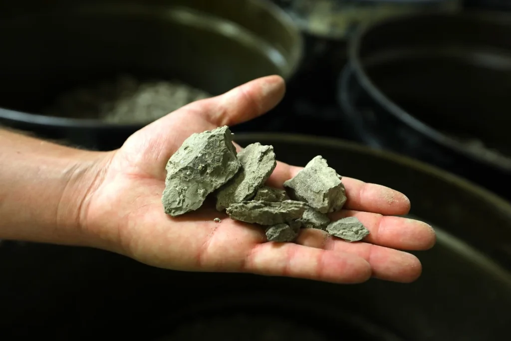 Guess what? There's a volcano in the USA that could be hiding the mother of all lithium deposits! 1 Lithium rock in hand