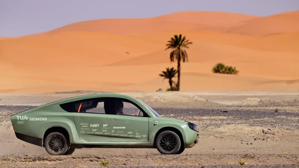 Solar-powered vehicle travels from Morocco to the Sahara desert without a single charging station.