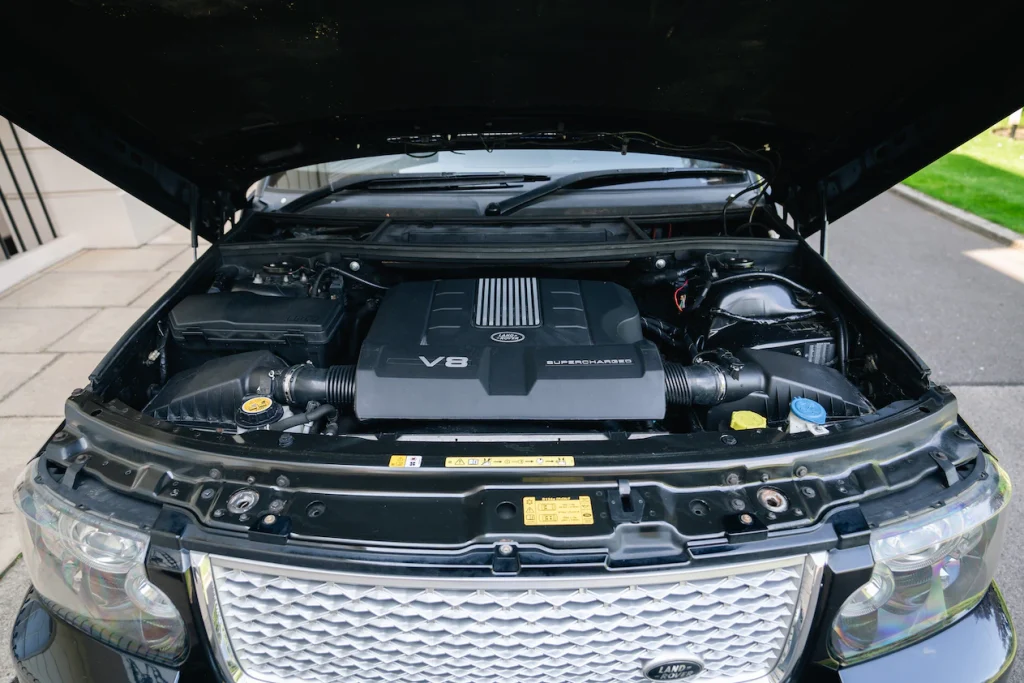 Is the "L322" peak Range Rover? 2 Is the "L322" peak Range Rover?