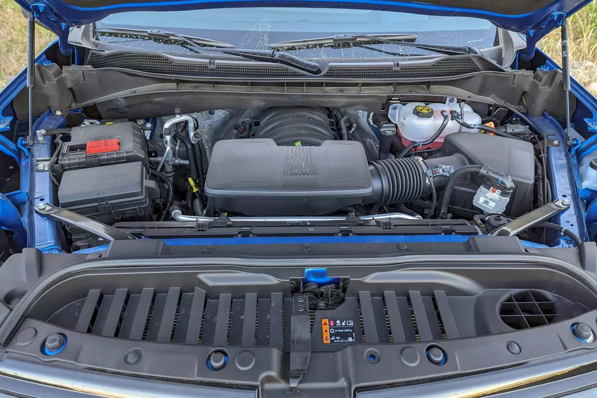 Tested: 2024 Chevrolet Silverado ZR2: Is it as good as the Raptor? 1 Tested: 2024 Chevrolet Silverado ZR2: Is it as good as the Raptor?